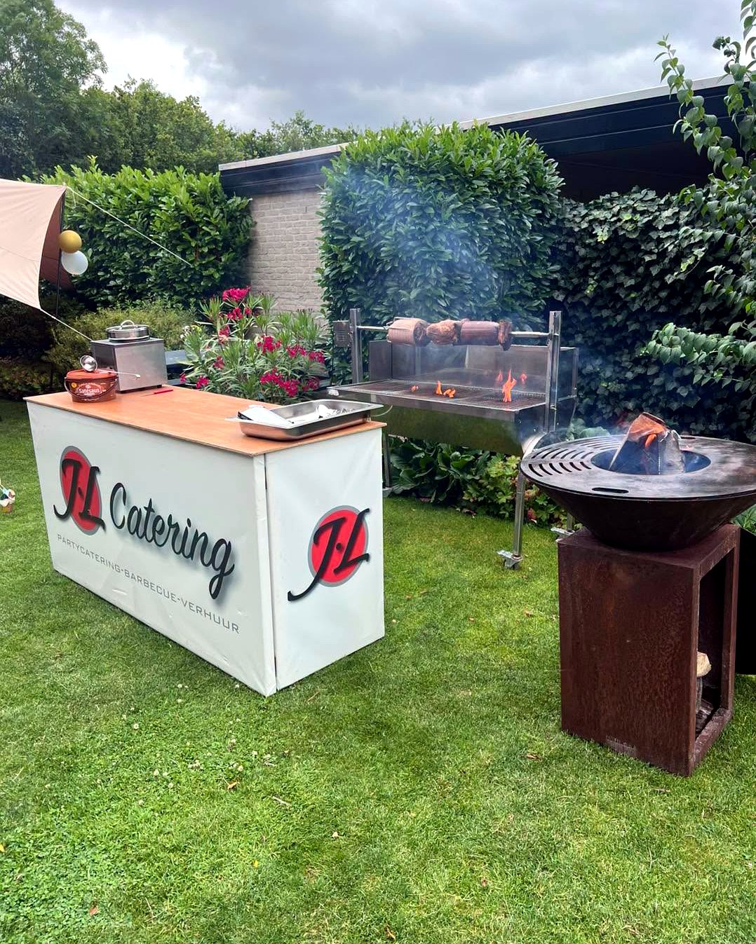 Catering op locatie met opgemaakte schotels